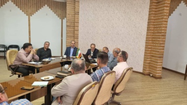 برگزاری جلسه تبیین سیاست ها و برنامه های موسسه در تحقیقات گل و گیاهان زینتی